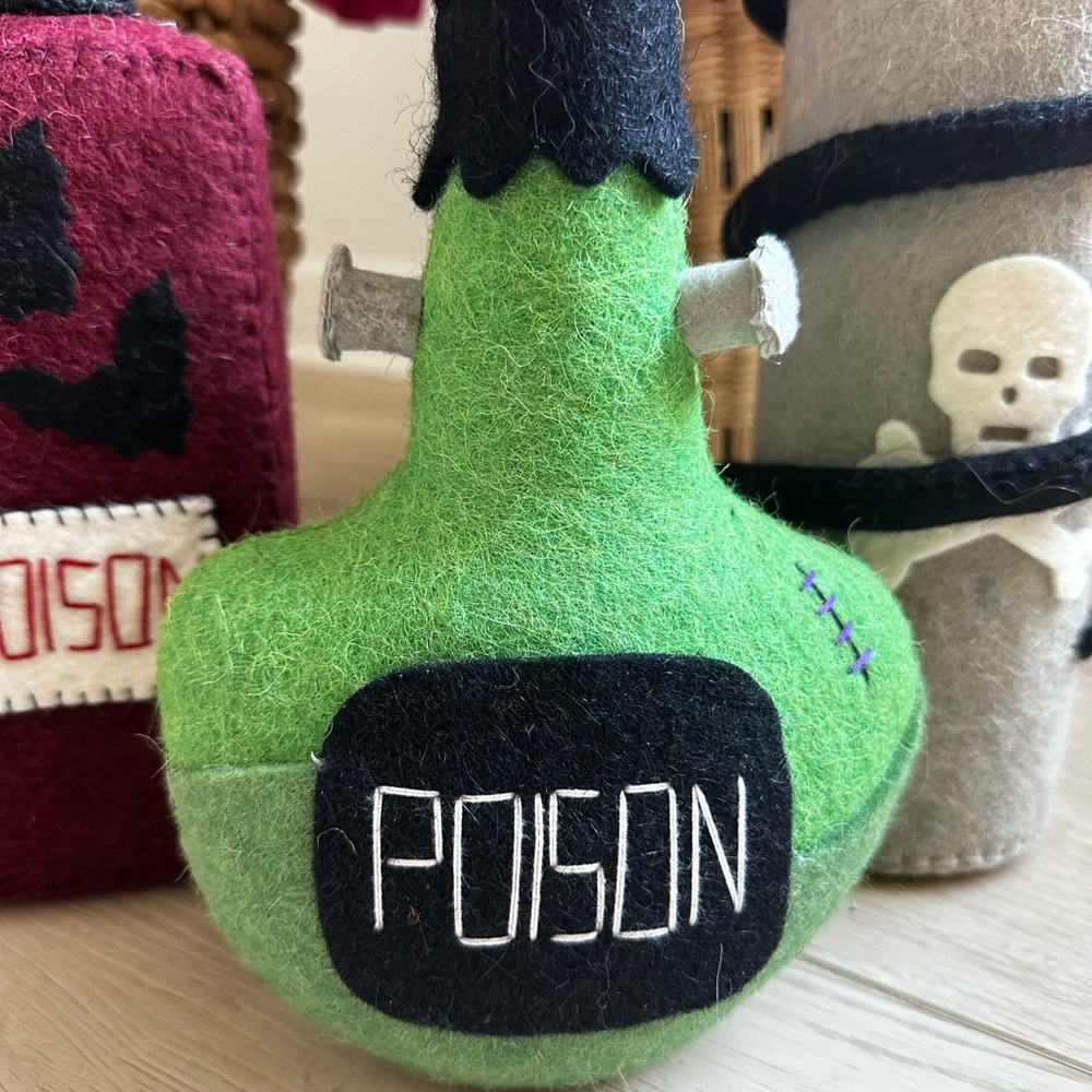 Halloween poison bottles felt decoration hocus Pocus - Picture 4 of 15